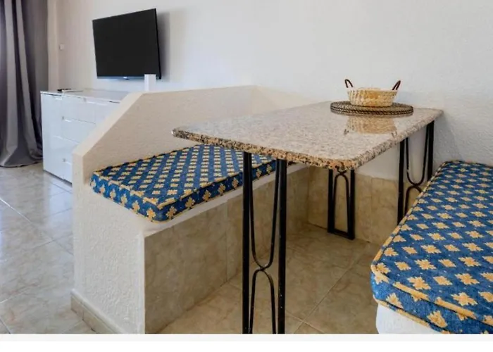 Апартаменти Great Location Studio35 *